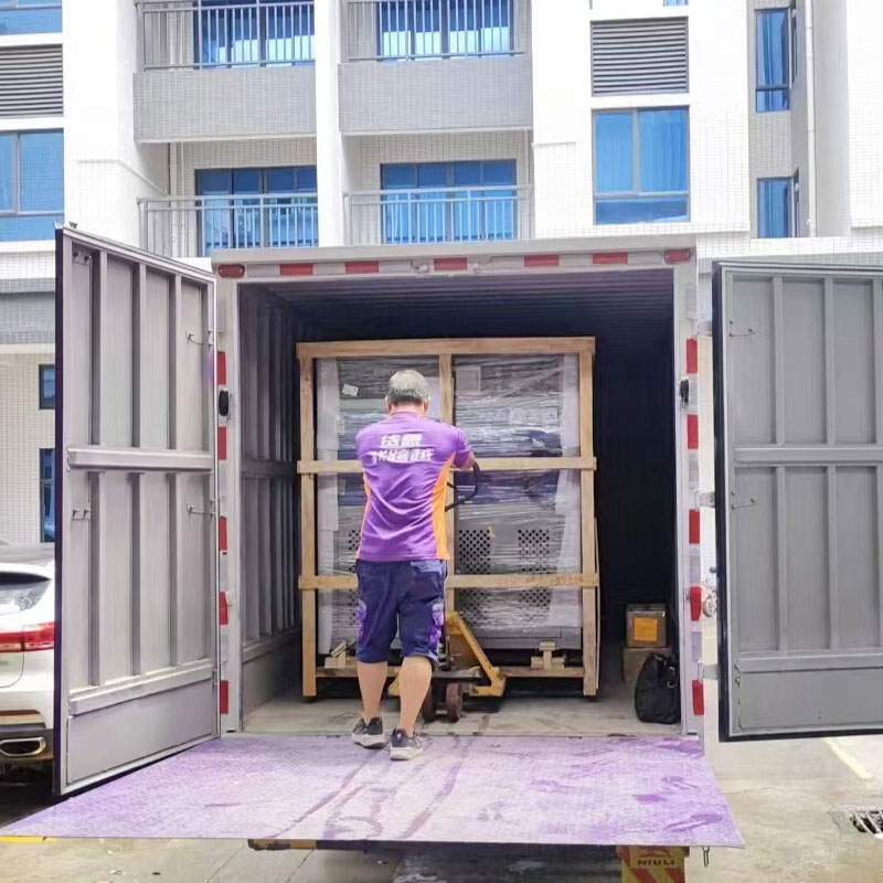 定制8个辐照探头紫外线耐候老化箱配超纯水系统发货杭州电梯客户